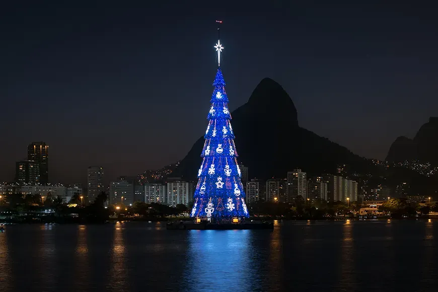 lagoa christmas tree rio de janeiro.
